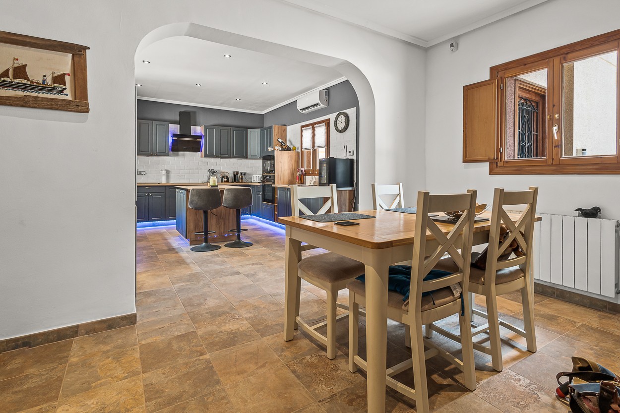 For sale - 4 Bedroom 2 Bathroom Country Property/Finca in Torremendo - Torremendo  - Alicante