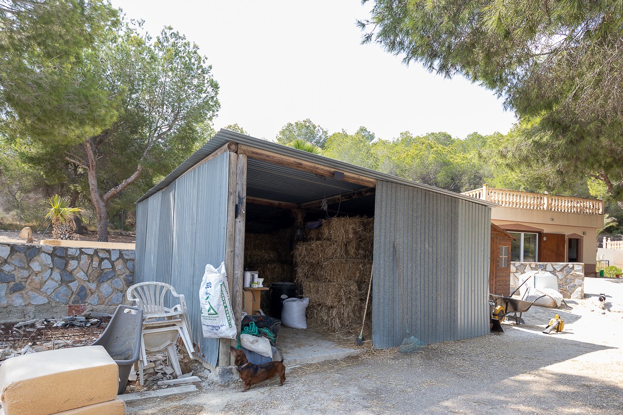 For sale - 4 Bedroom 2 Bathroom Country Property/Finca in Torremendo - Torremendo  - Alicante