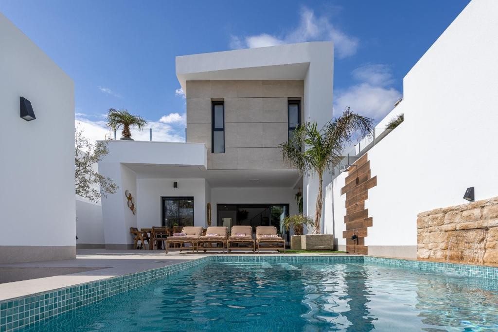 For sale - 3 Bedroom 2 Bathroom Detached Villa in Dolores - Dolores  - Alicante