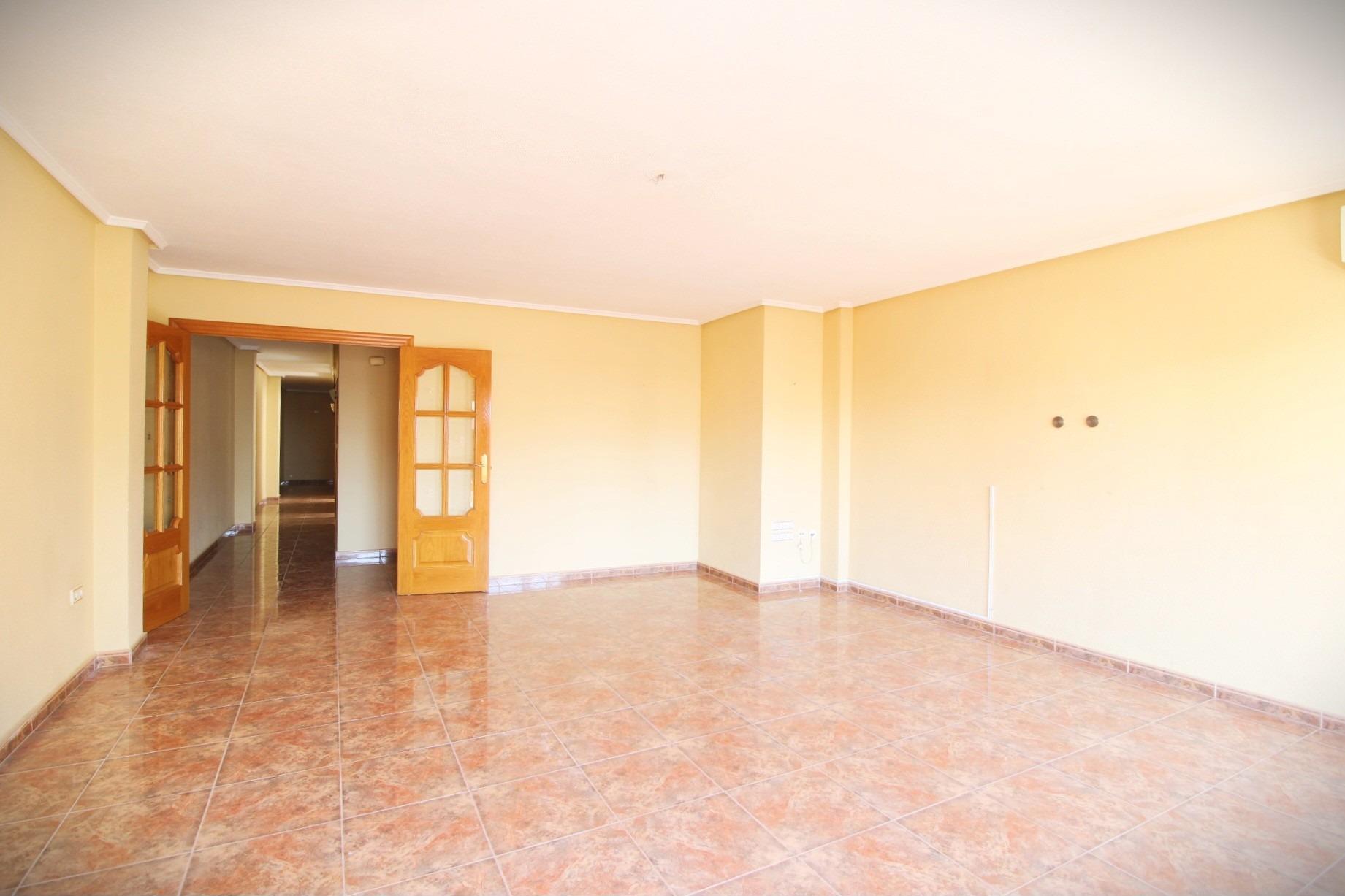 For sale - 3 Bedroom 2 Bathroom Apartment in Torrevieja - Torrevieja  - Alicante