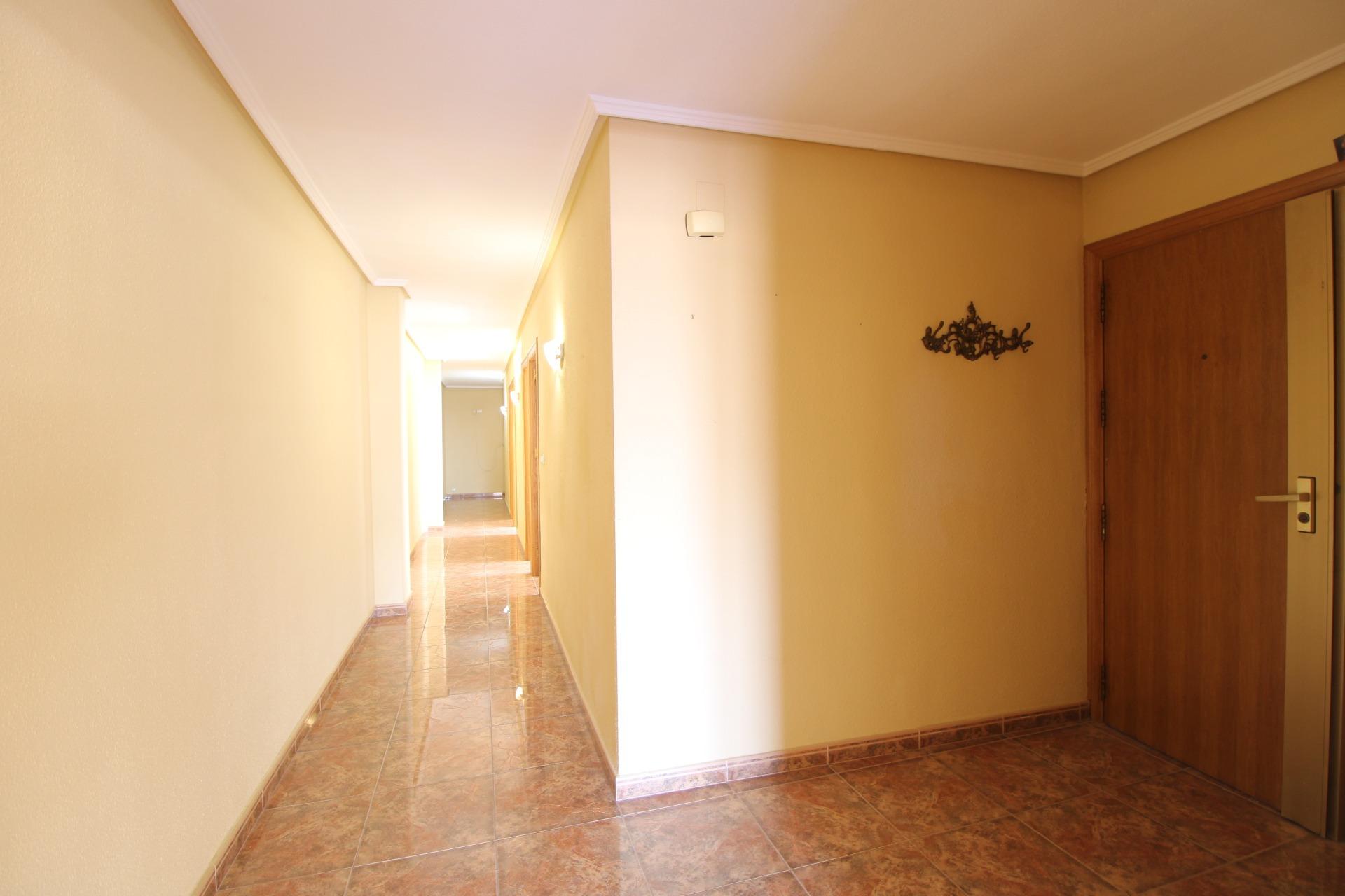 For sale - 3 Bedroom 2 Bathroom Apartment in Torrevieja - Torrevieja  - Alicante