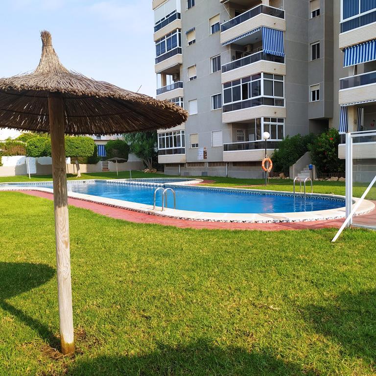 For sale - 3 Bedroom 2 Bathroom Apartment in Torrevieja - Torreblanca  - Alicante