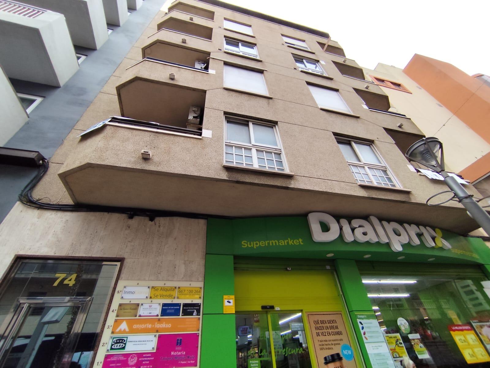 For sale - 7 Bedroom 2 Bathroom Apartment in Torrevieja - Puerto  - Alicante