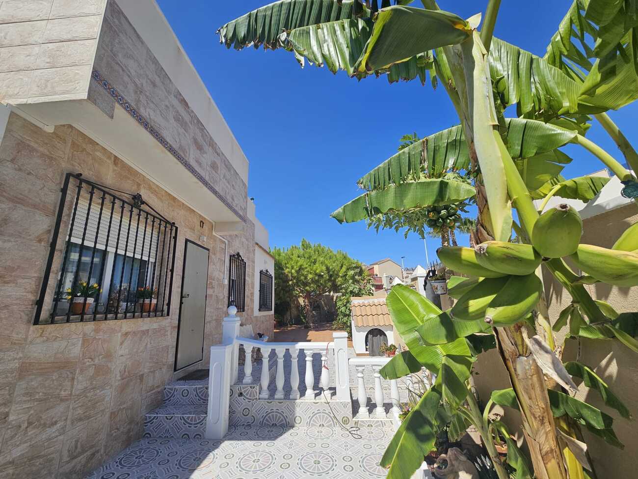 For sale - 3 Bedroom 2 Bathroom Villa in Torrevieja - Torre Del Moro  - Alicante