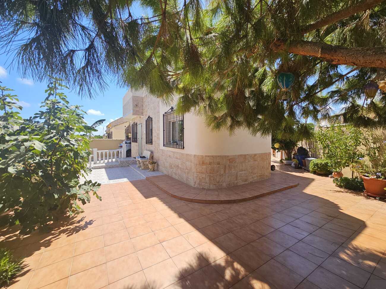 For sale - 3 Bedroom 2 Bathroom Villa in Torrevieja - Torre Del Moro  - Alicante