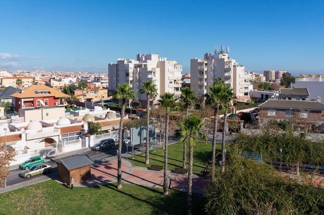For sale - 3 Bedroom 2 Bathroom Apartment in Torrevieja - Estacion De Autobuses  - Alicante