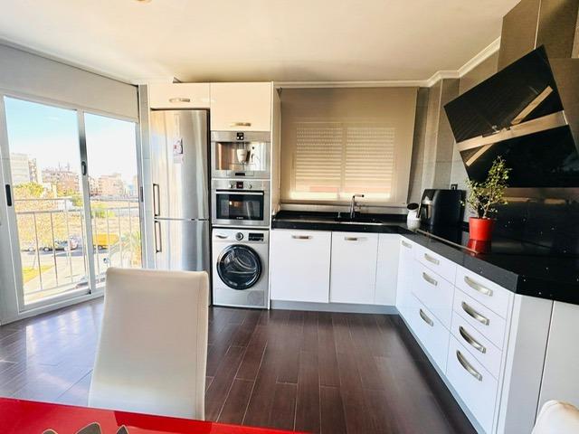 For sale - 3 Bedroom 2 Bathroom Apartment in Torrevieja - Estacion De Autobuses  - Alicante