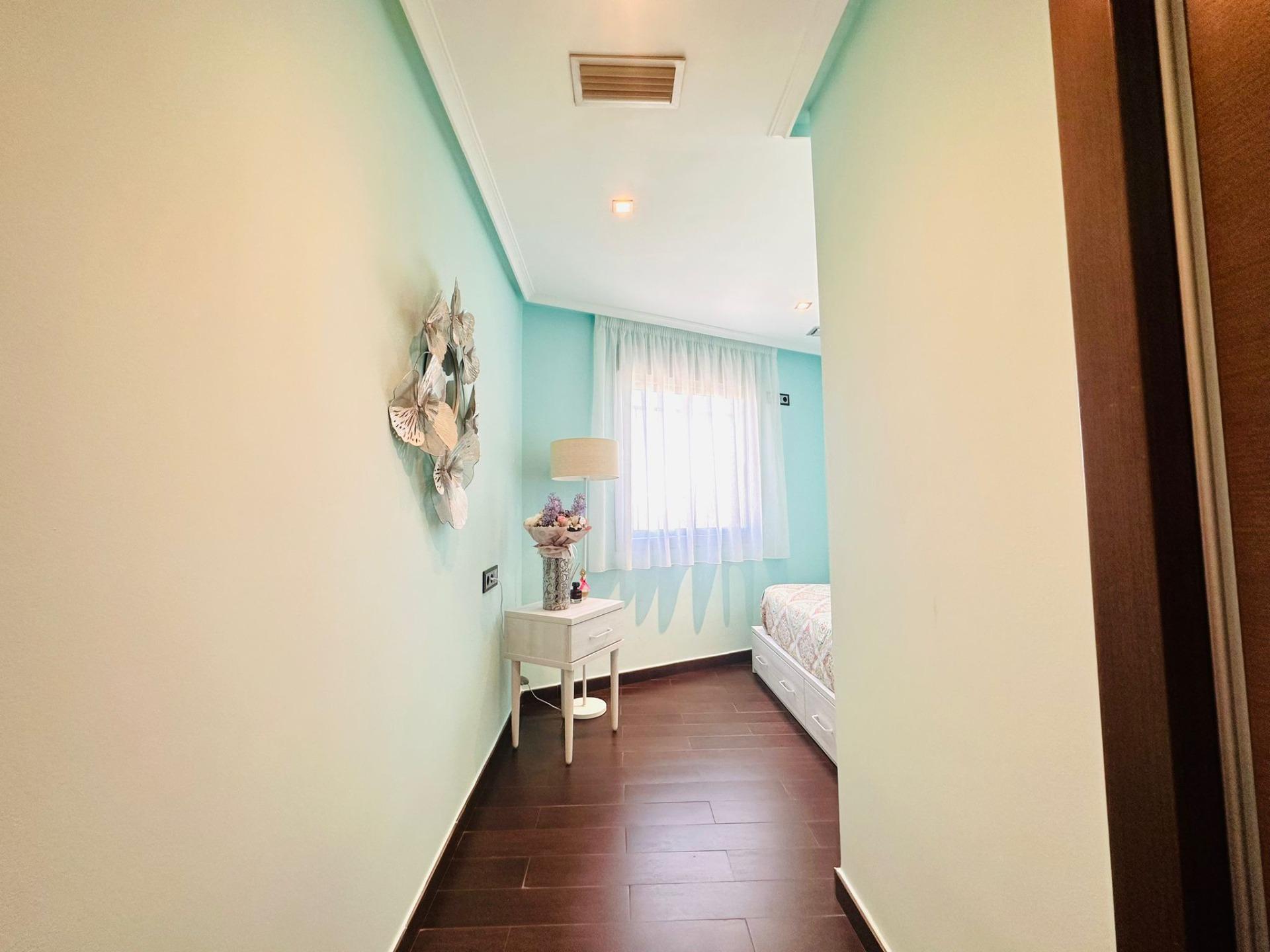 For sale - 3 Bedroom 2 Bathroom Apartment in Torrevieja - Estacion De Autobuses  - Alicante