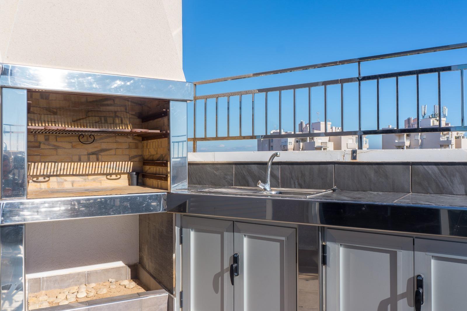 For sale - 3 Bedroom 2 Bathroom Apartment in Torrevieja - Estacion De Autobuses  - Alicante
