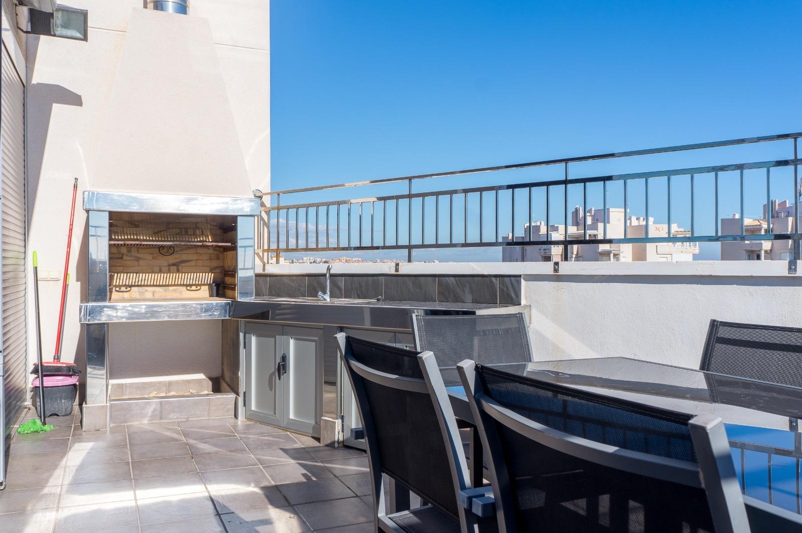 For sale - 3 Bedroom 2 Bathroom Apartment in Torrevieja - Estacion De Autobuses  - Alicante