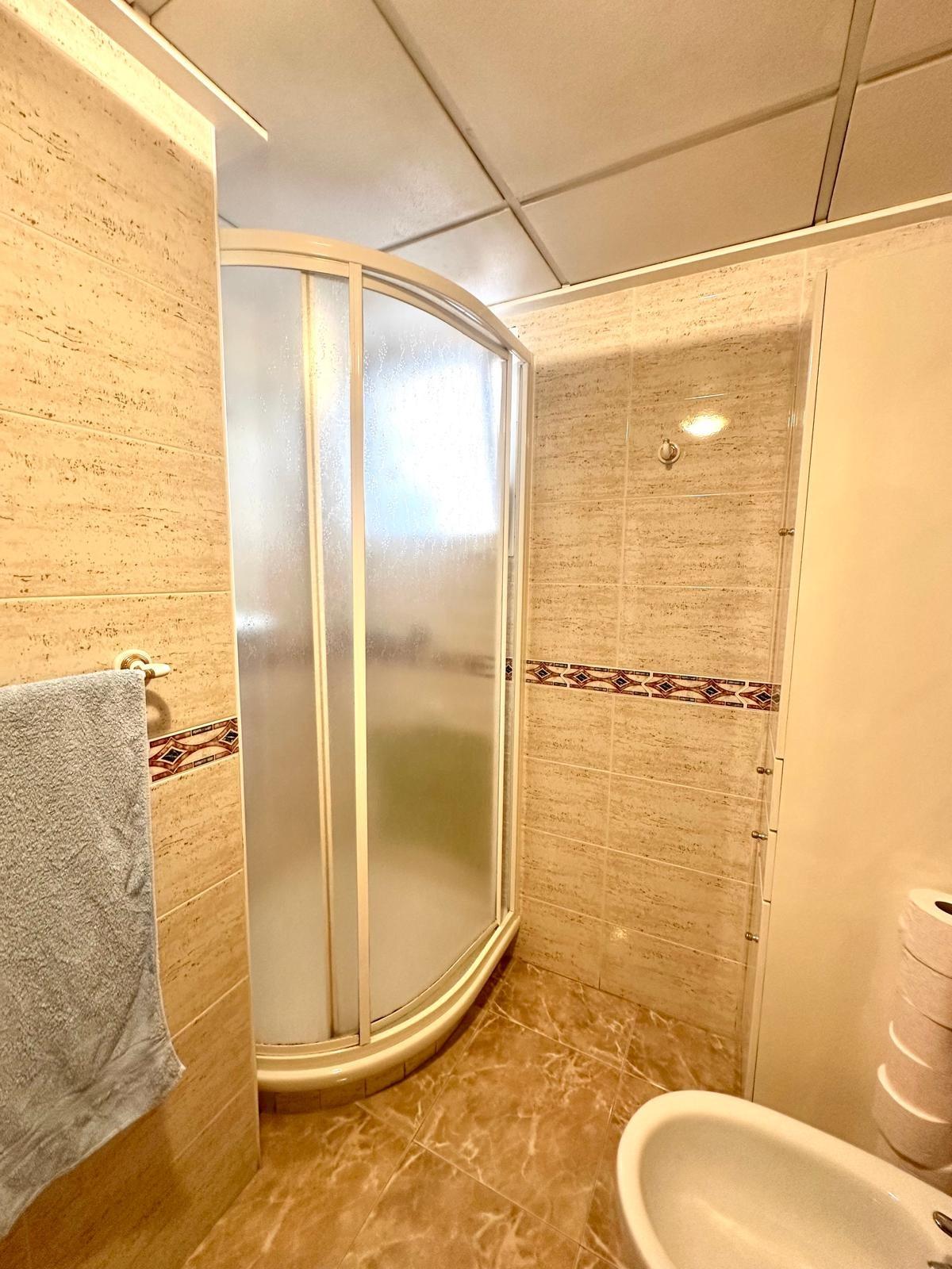 For sale - 3 Bedroom 2 Bathroom Apartment in Torrevieja - Playa Del Cura  - Alicante