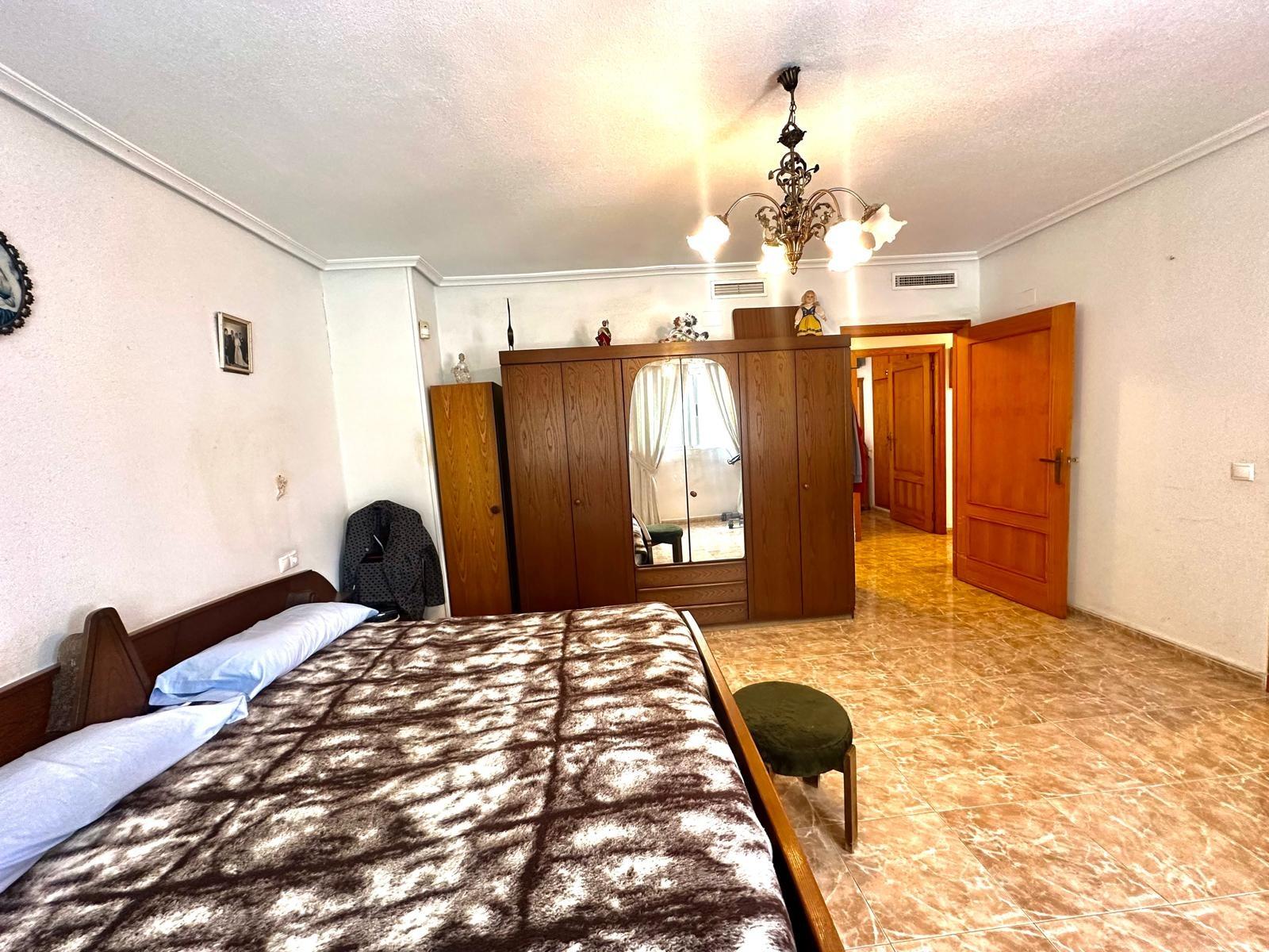 For sale - 3 Bedroom 2 Bathroom Apartment in Torrevieja - Playa Del Cura  - Alicante