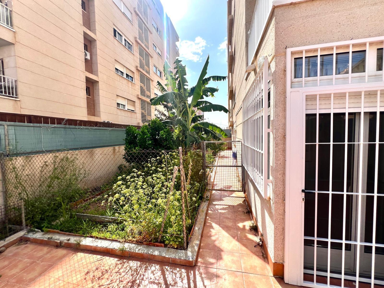 For sale - 3 Bedroom 2 Bathroom Apartment in Torrevieja - Playa Del Cura  - Alicante