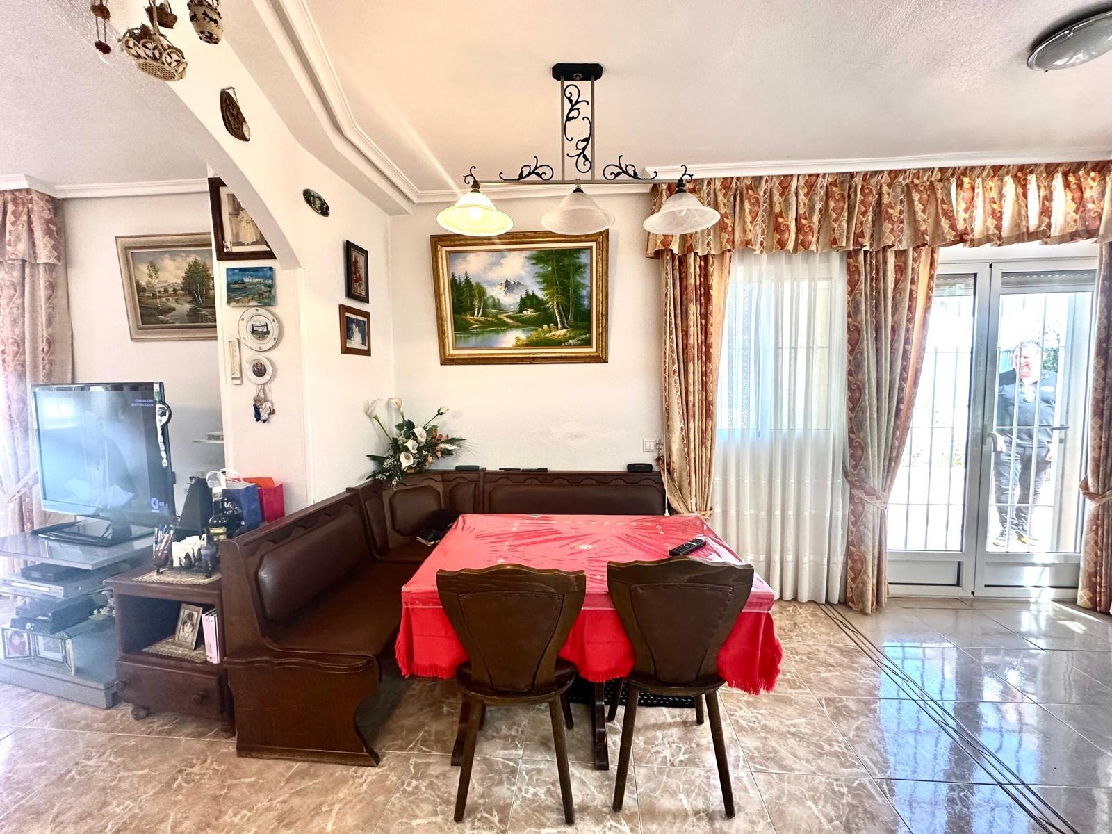For sale - 3 Bedroom 2 Bathroom Apartment in Torrevieja - Playa Del Cura  - Alicante