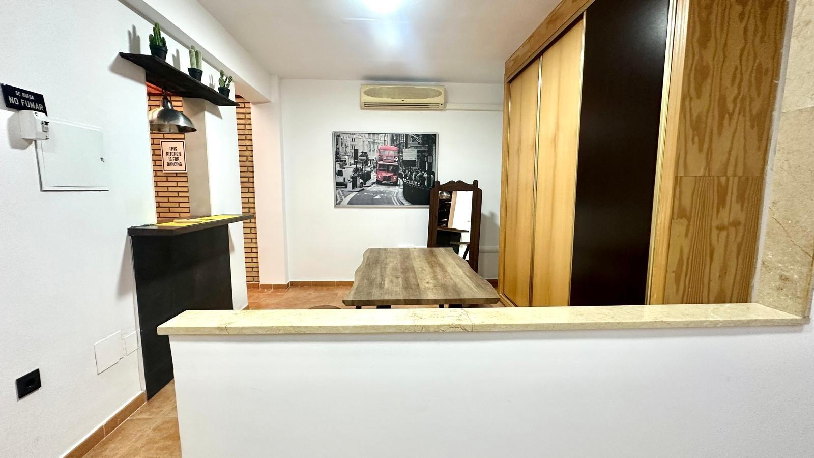 For sale - 4 Bedroom 1 Bathroom Apartment in Torrevieja - Torrevieja  - Alicante