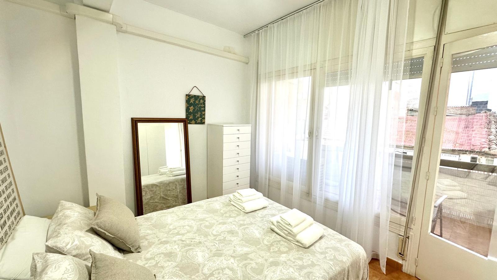 For sale - 4 Bedroom 1 Bathroom Apartment in Torrevieja - Torrevieja  - Alicante