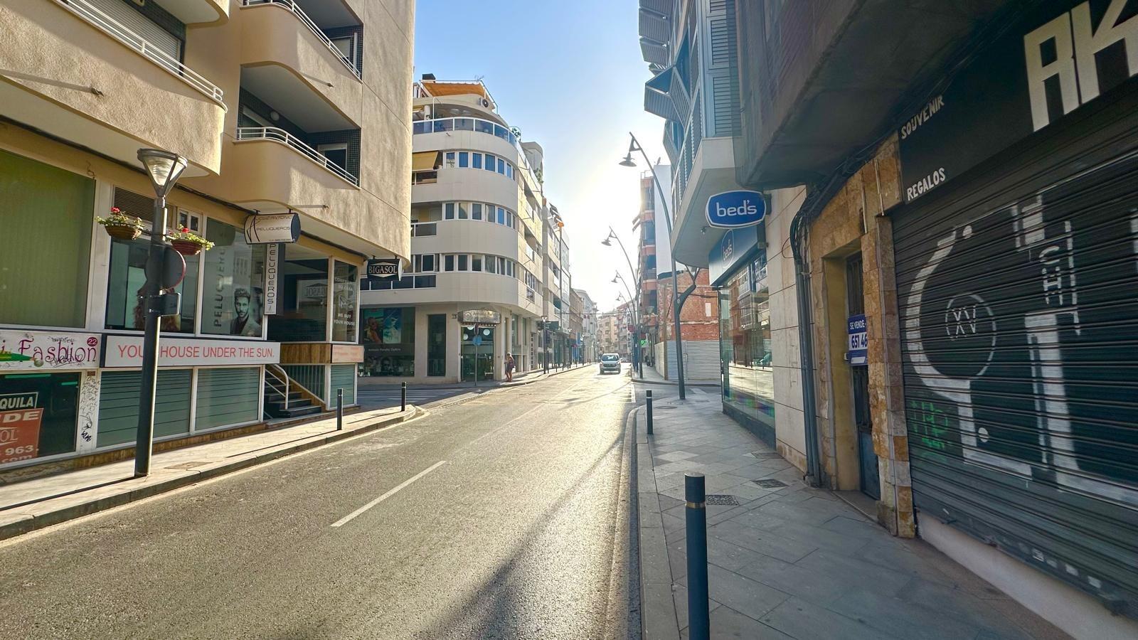For sale - 4 Bedroom 1 Bathroom Apartment in Torrevieja - Torrevieja  - Alicante