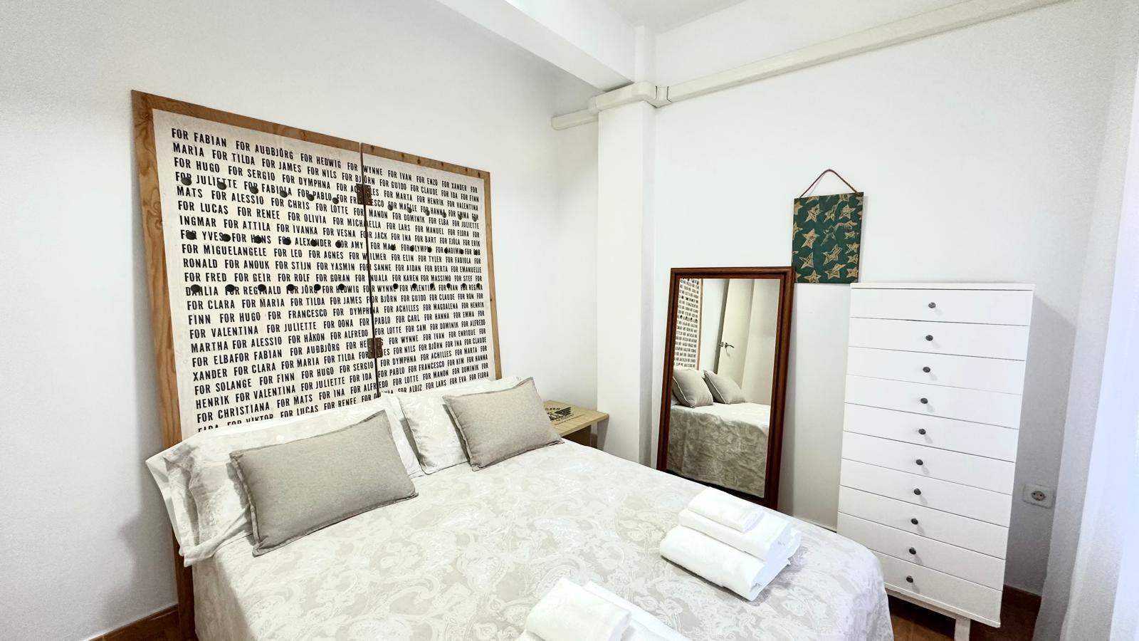For sale - 4 Bedroom 1 Bathroom Apartment in Torrevieja - Torrevieja  - Alicante