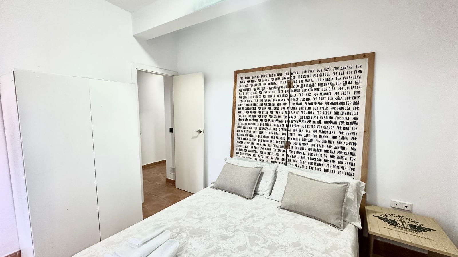 For sale - 4 Bedroom 1 Bathroom Apartment in Torrevieja - Torrevieja  - Alicante