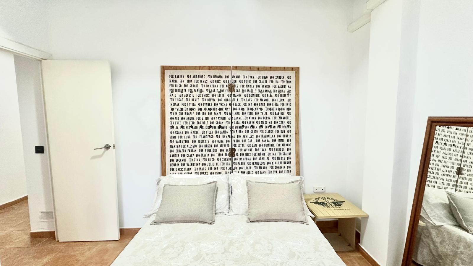 For sale - 4 Bedroom 1 Bathroom Apartment in Torrevieja - Torrevieja  - Alicante
