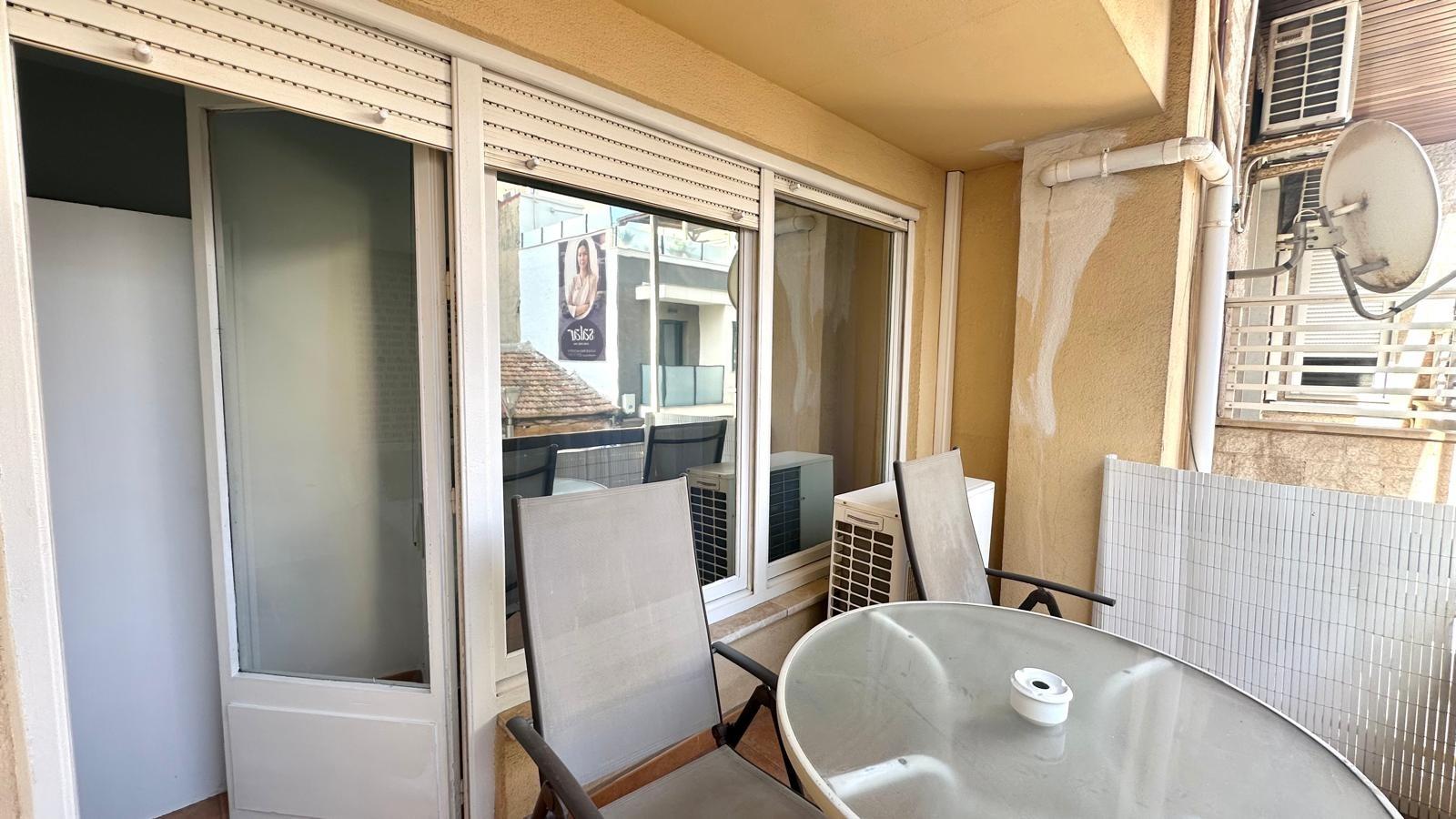 For sale - 4 Bedroom 1 Bathroom Apartment in Torrevieja - Torrevieja  - Alicante