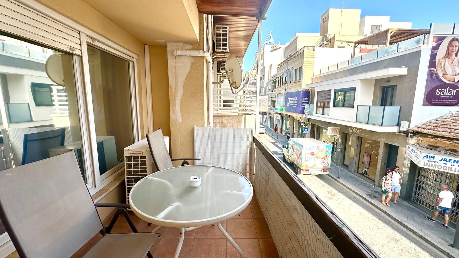 For sale - 4 Bedroom 1 Bathroom Apartment in Torrevieja - Torrevieja  - Alicante