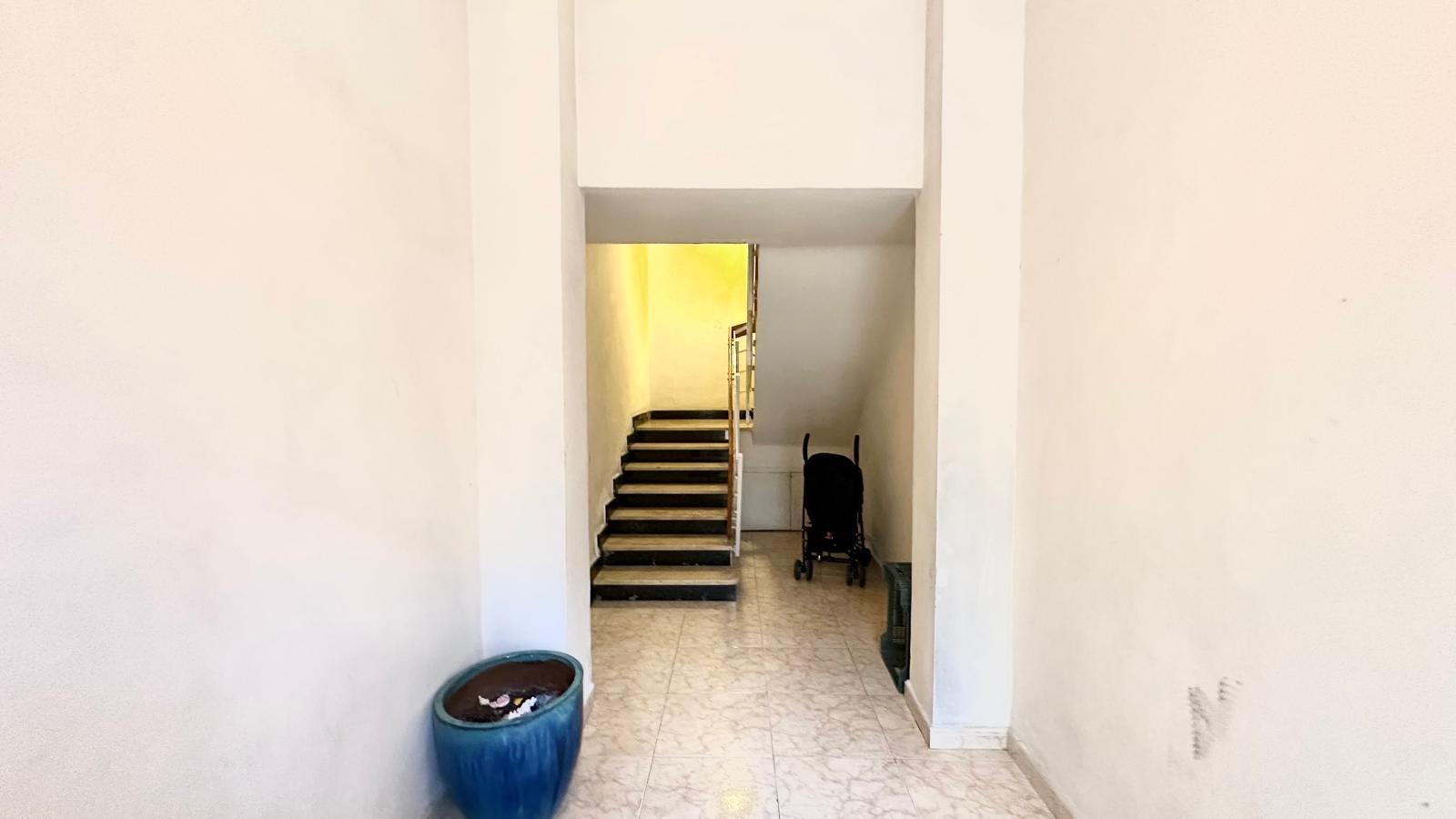 For sale - 4 Bedroom 1 Bathroom Apartment in Torrevieja - Torrevieja  - Alicante