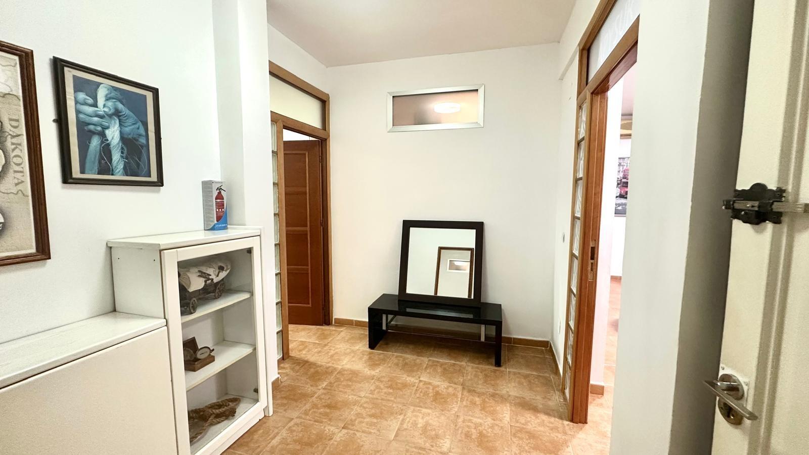 For sale - 4 Bedroom 1 Bathroom Apartment in Torrevieja - Torrevieja  - Alicante