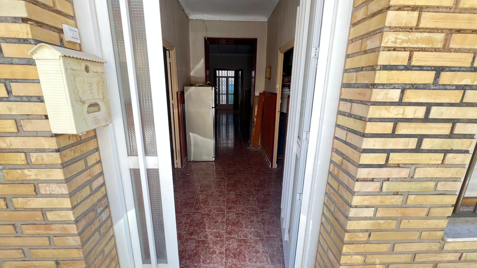 For sale - 4 Bedroom 1 Bathroom Apartment in Torrevieja - Torrevieja  - Alicante