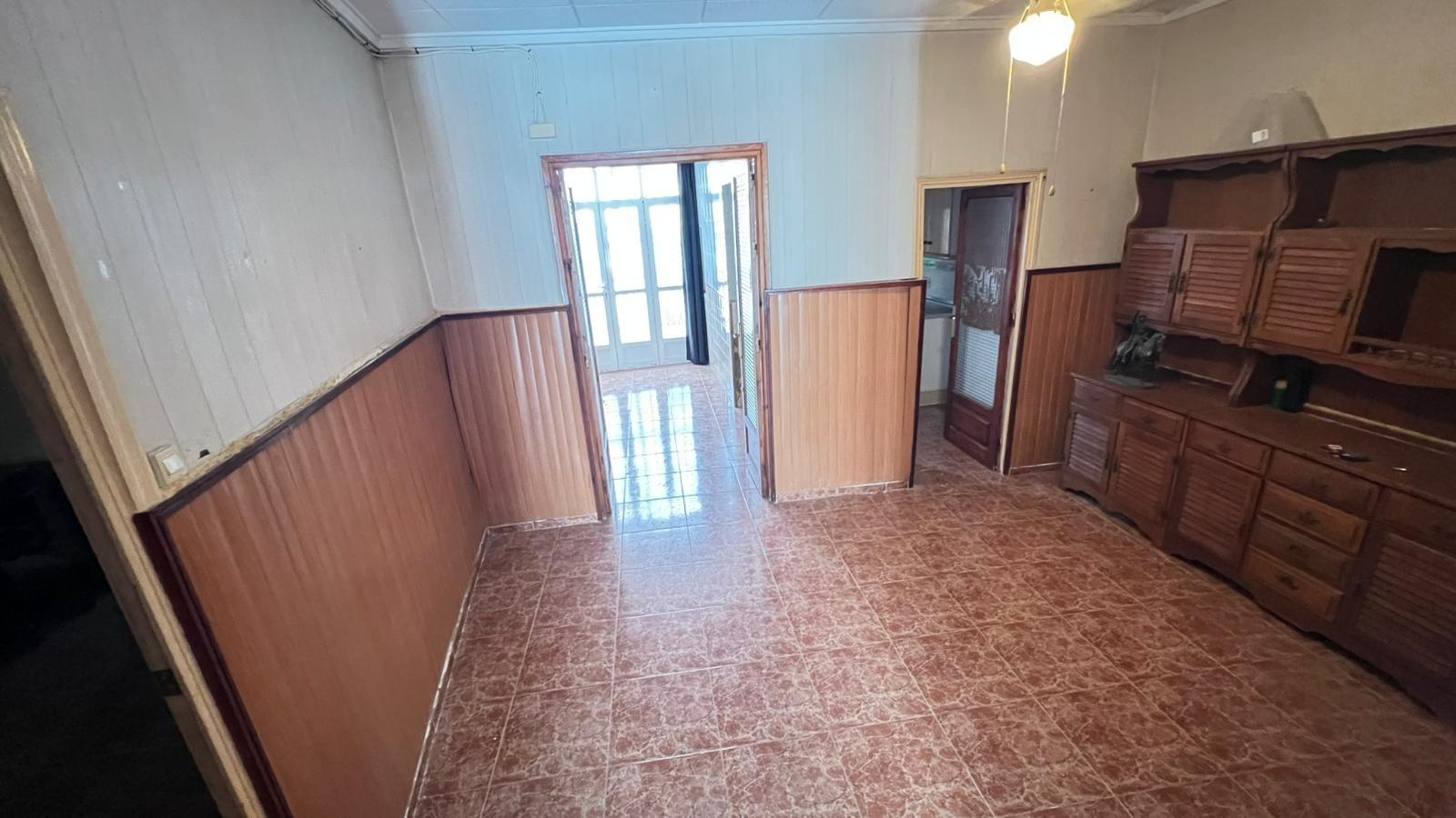 For sale - 4 Bedroom 1 Bathroom Apartment in Torrevieja - Torrevieja  - Alicante