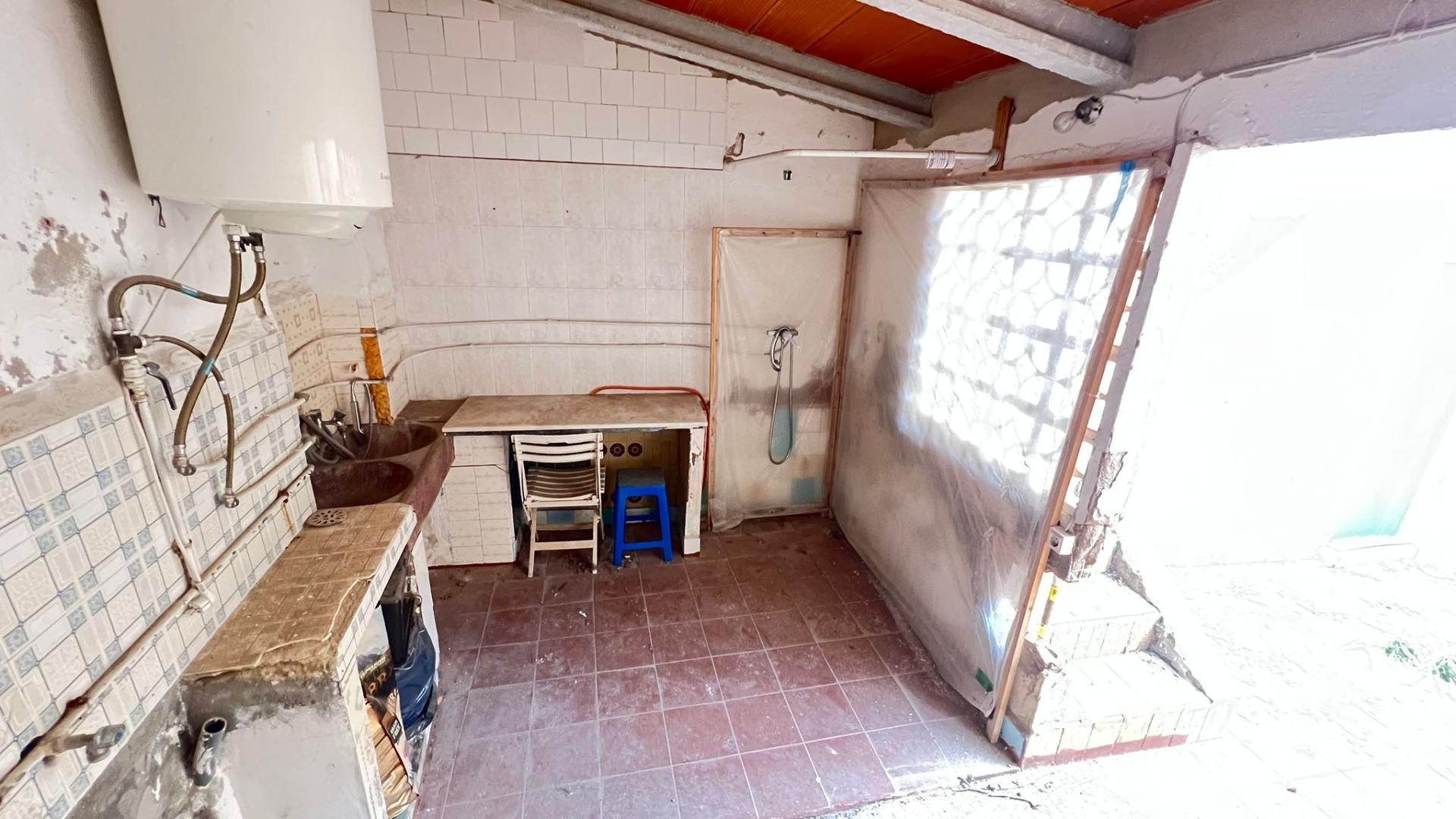 For sale - 4 Bedroom 1 Bathroom Apartment in Torrevieja - Torrevieja  - Alicante