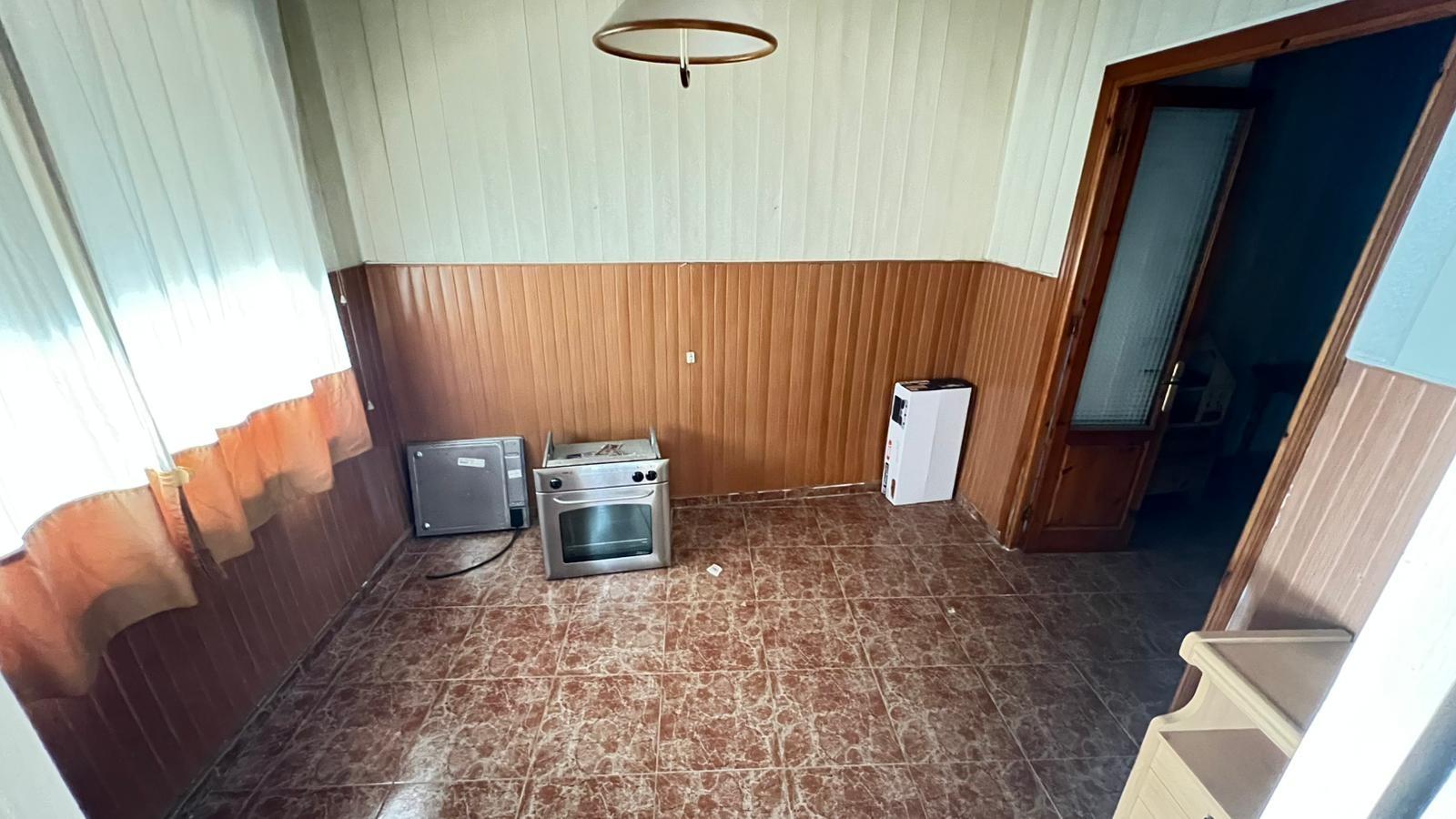 For sale - 4 Bedroom 1 Bathroom Apartment in Torrevieja - Torrevieja  - Alicante