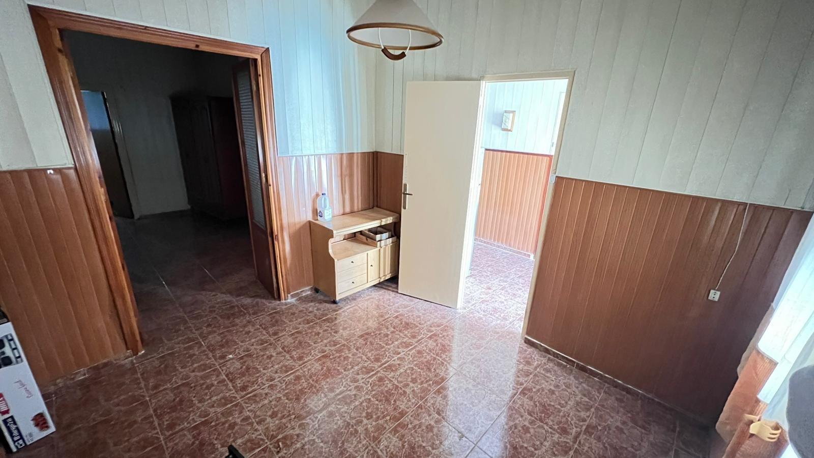For sale - 4 Bedroom 1 Bathroom Apartment in Torrevieja - Torrevieja  - Alicante