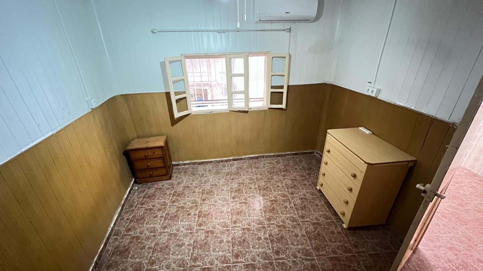 For sale - 4 Bedroom 1 Bathroom Apartment in Torrevieja - Torrevieja  - Alicante