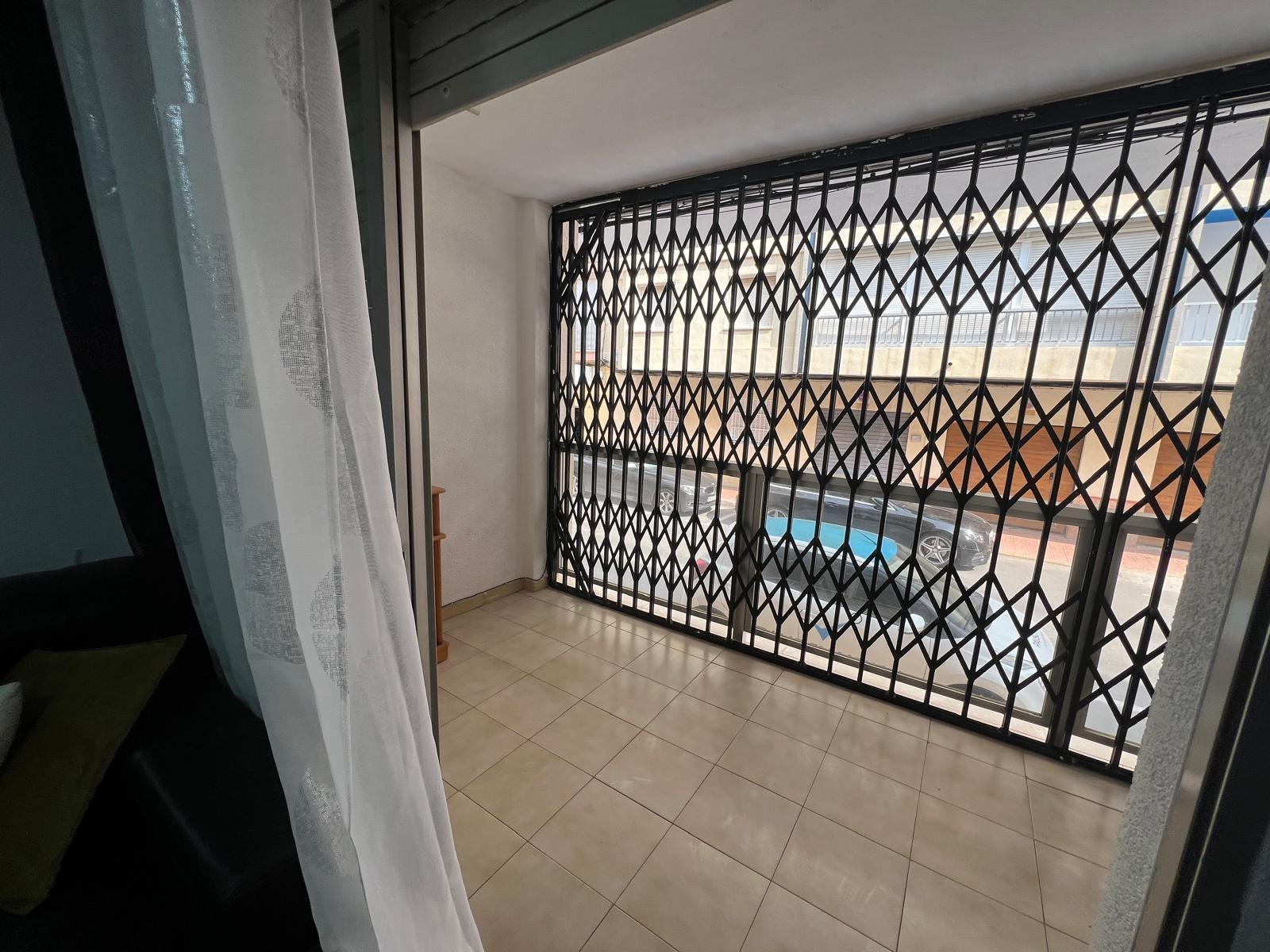 For sale - 3 Bedroom 2 Bathroom Apartment in Torrevieja - Playa Del Cura  - Alicante