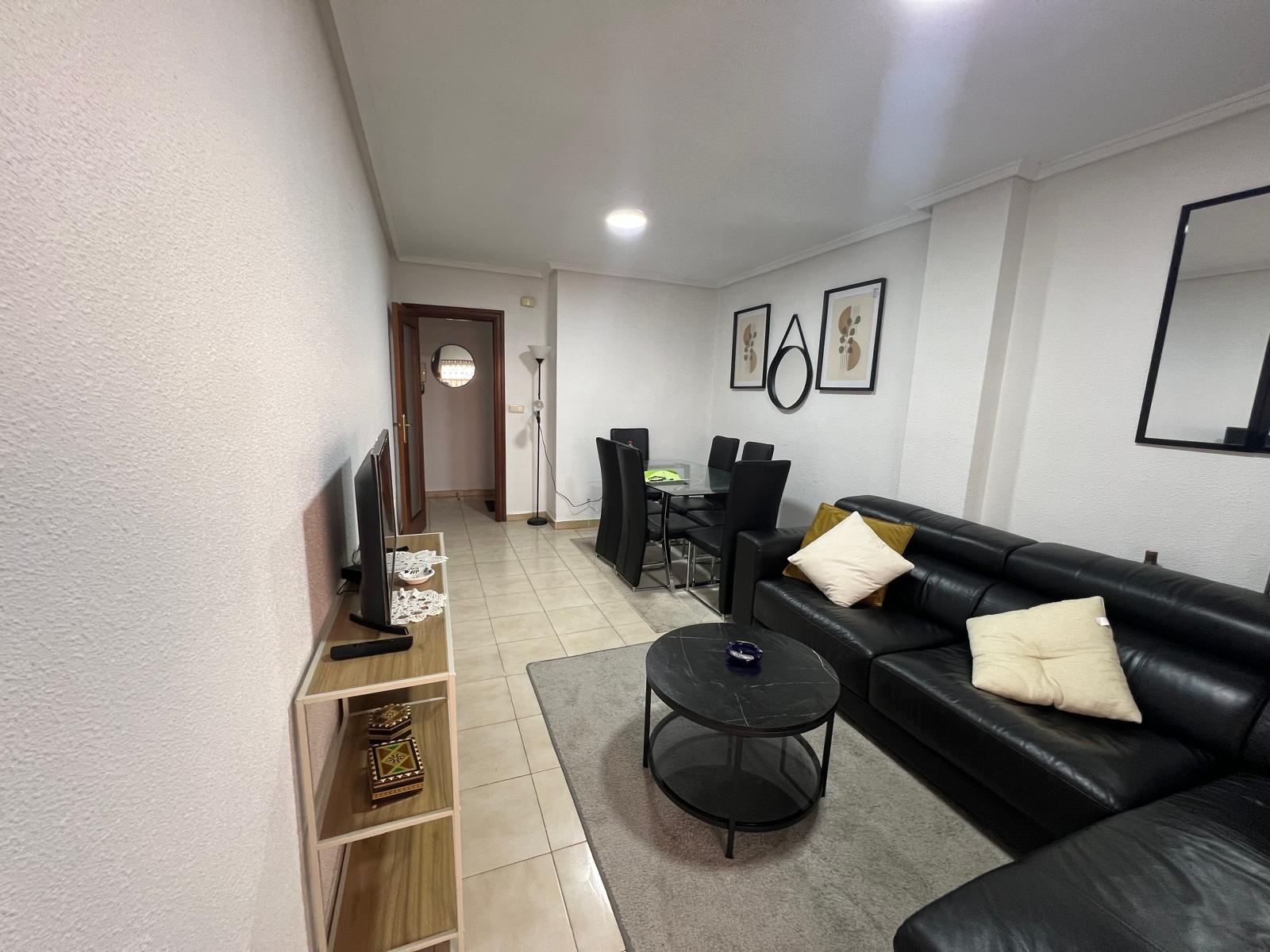 For sale - 3 Bedroom 2 Bathroom Apartment in Torrevieja - Playa Del Cura  - Alicante