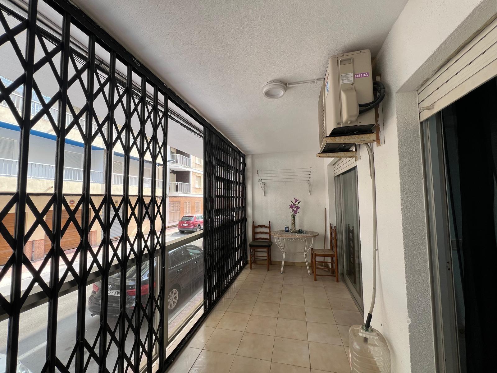 For sale - 3 Bedroom 2 Bathroom Apartment in Torrevieja - Playa Del Cura  - Alicante