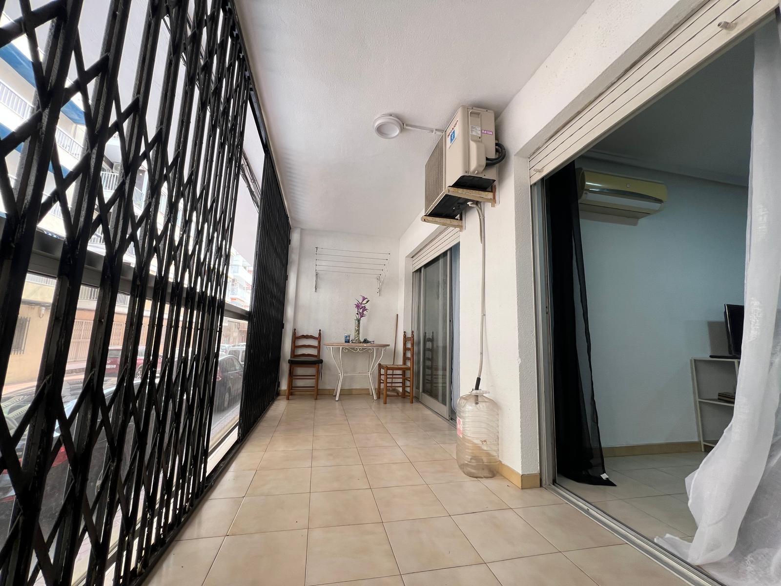 For sale - 3 Bedroom 2 Bathroom Apartment in Torrevieja - Playa Del Cura  - Alicante