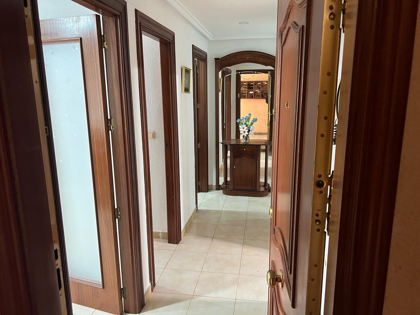 For sale - 3 Bedroom 2 Bathroom Apartment in Torrevieja - Playa Del Cura  - Alicante