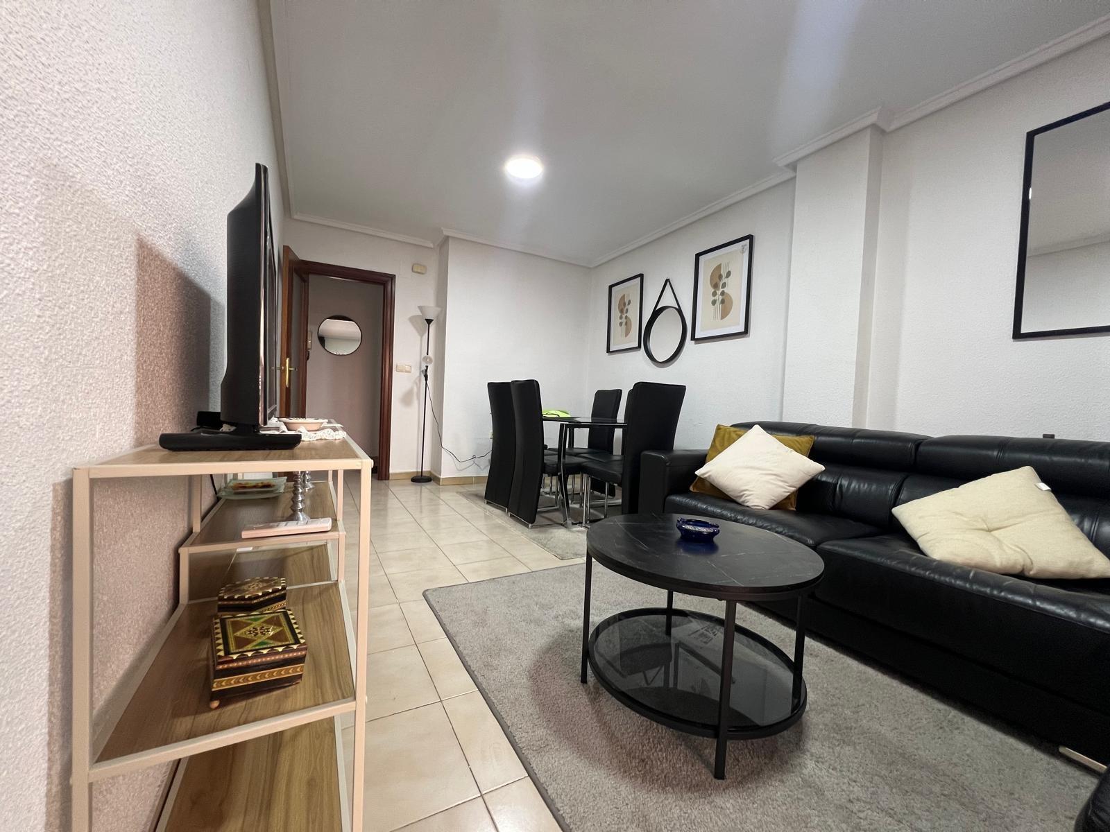 For sale - 3 Bedroom 2 Bathroom Apartment in Torrevieja - Playa Del Cura  - Alicante