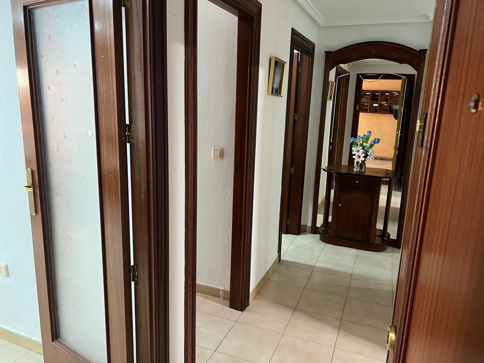 For sale - 3 Bedroom 2 Bathroom Apartment in Torrevieja - Playa Del Cura  - Alicante