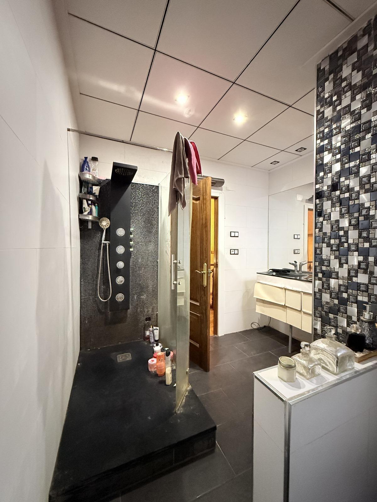 For sale - 4 Bedroom 2 Bathroom Town House in Torrevieja - Torrevieja  - Alicante