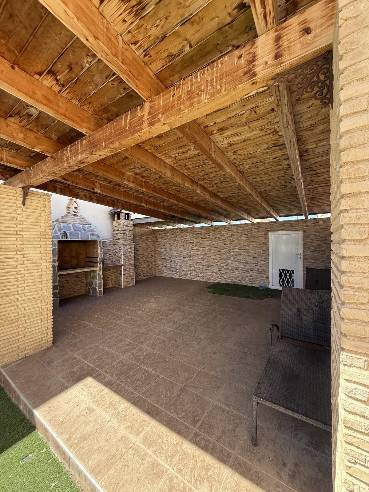 For sale - 4 Bedroom 2 Bathroom Town House in Torrevieja - Torrevieja  - Alicante