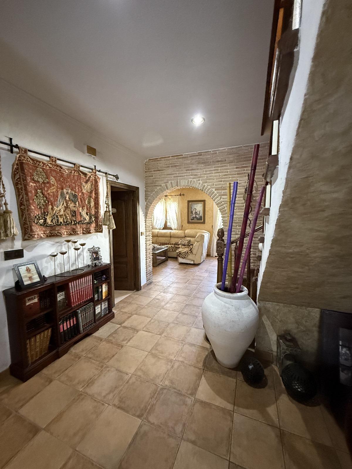 For sale - 4 Bedroom 2 Bathroom Town House in Torrevieja - Torrevieja  - Alicante