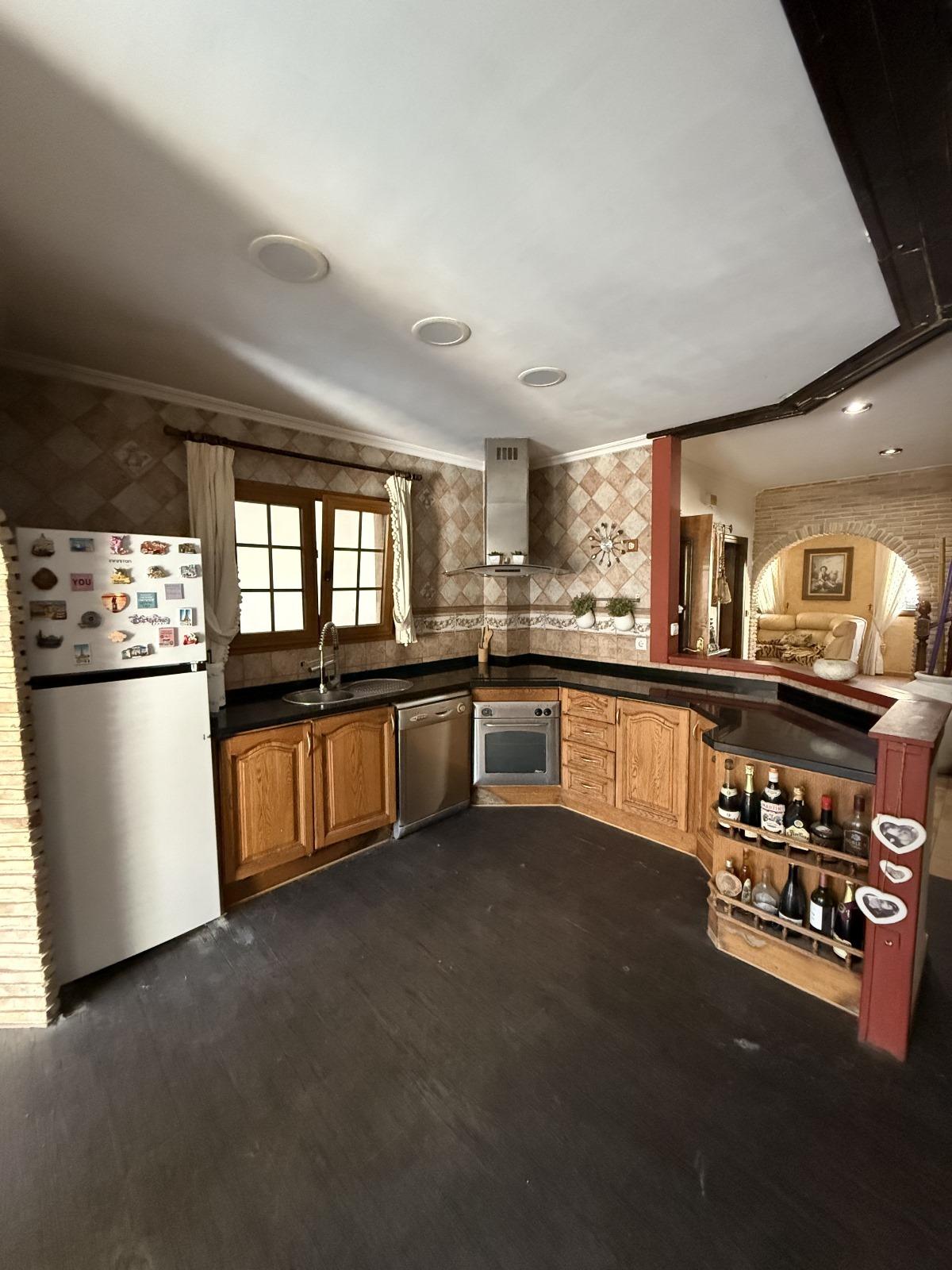 For sale - 4 Bedroom 2 Bathroom Town House in Torrevieja - Torrevieja  - Alicante