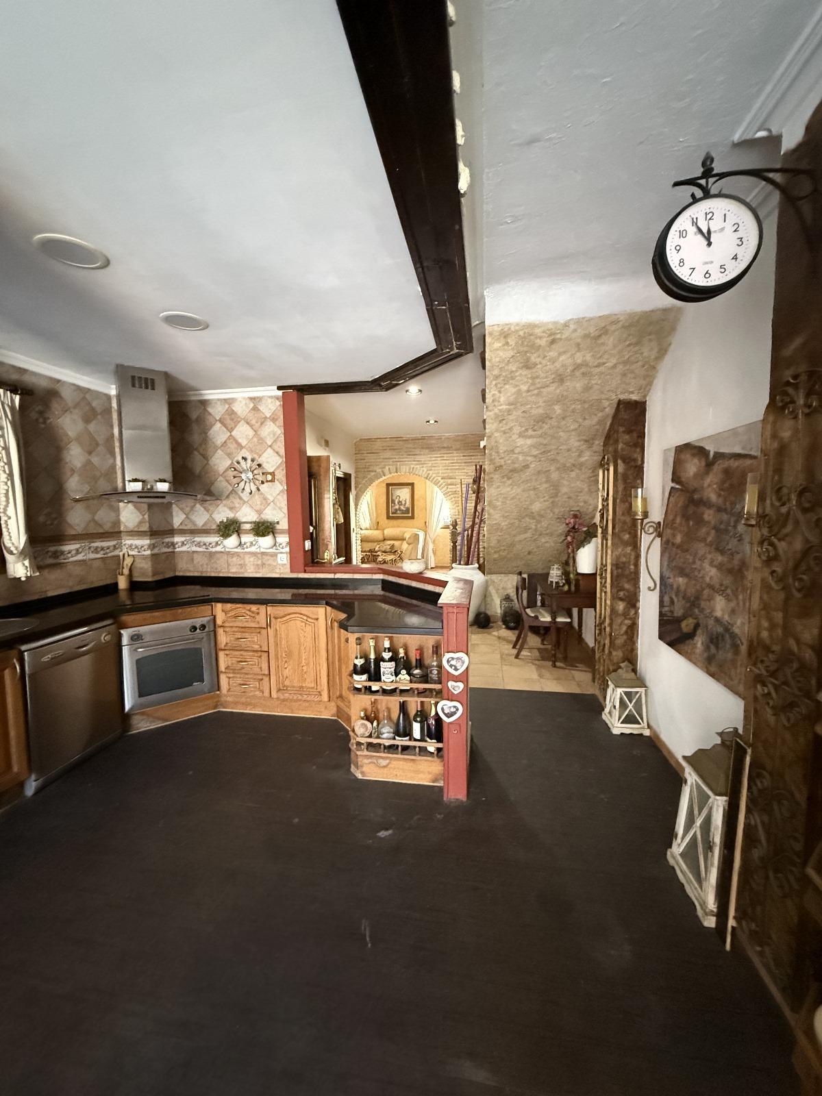 For sale - 4 Bedroom 2 Bathroom Town House in Torrevieja - Torrevieja  - Alicante