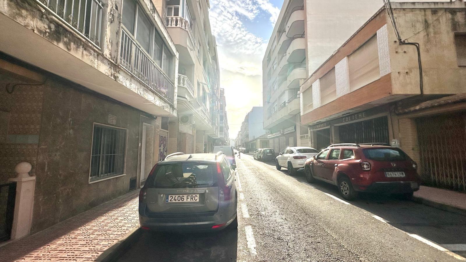 For sale - 4 Bedroom 2 Bathroom Town House in Torrevieja - Playa Del Cura  - Alicante