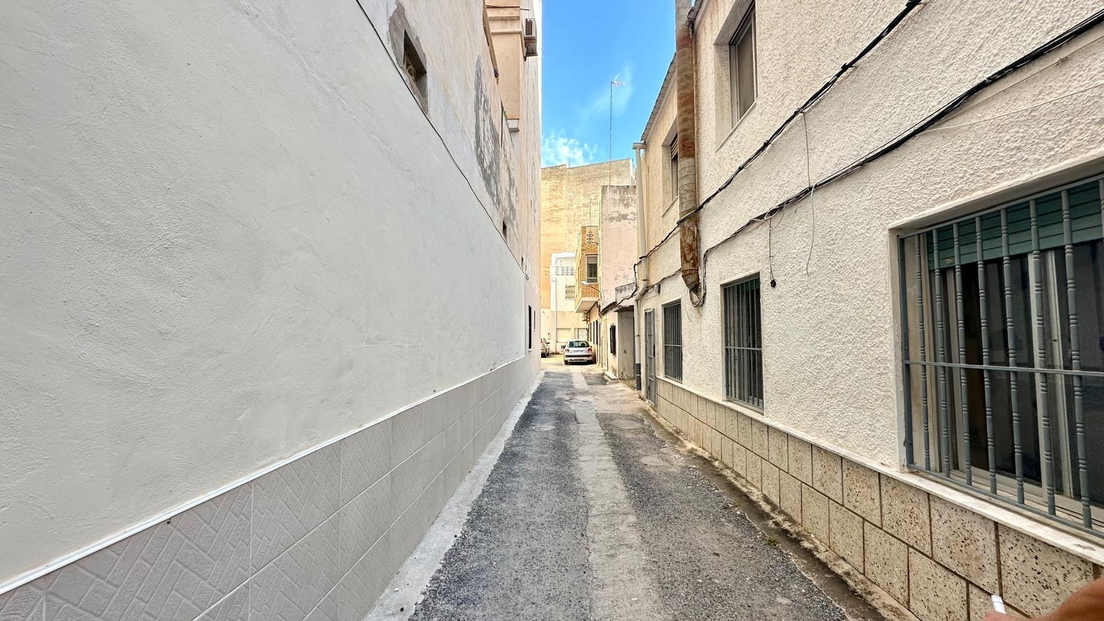 For sale - 4 Bedroom 2 Bathroom Town House in Torrevieja - Playa Del Cura  - Alicante