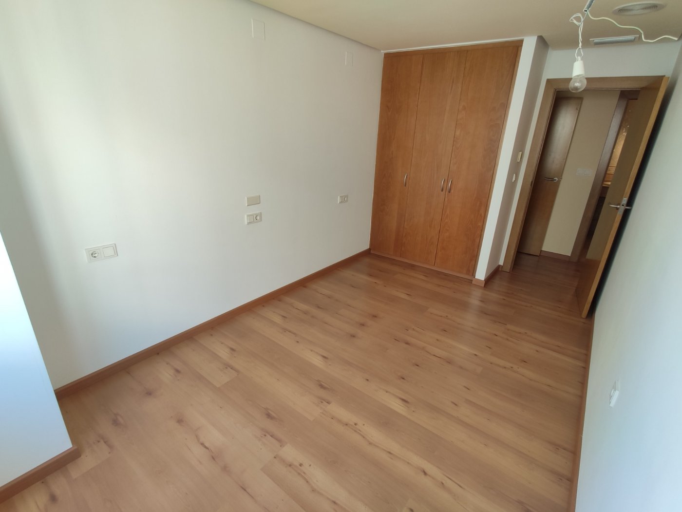 For sale - 3 Bedroom 2 Bathroom Apartment in Torrevieja - Puerto  - Alicante