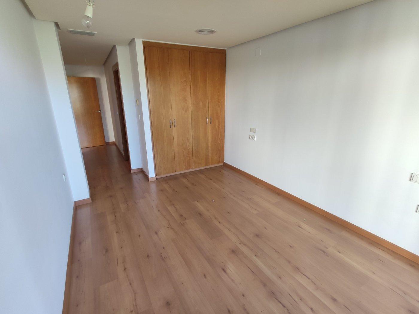 For sale - 3 Bedroom 2 Bathroom Apartment in Torrevieja - Puerto  - Alicante